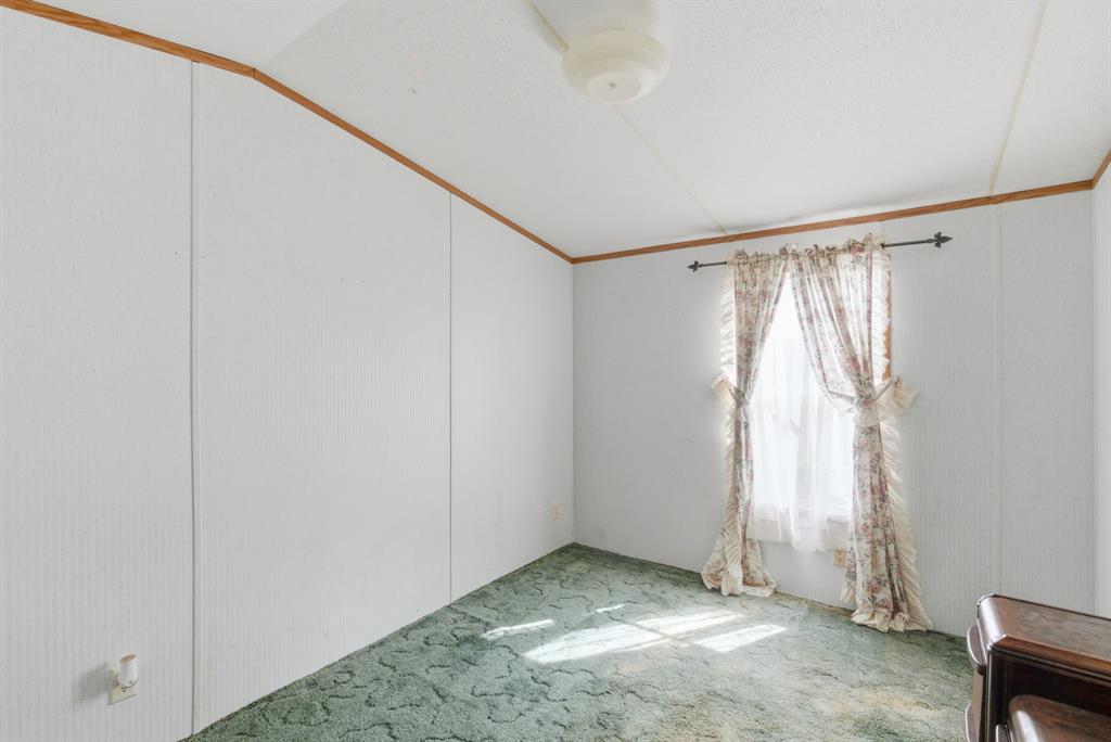 144 Oak Meadows Drive Property Photo 16
