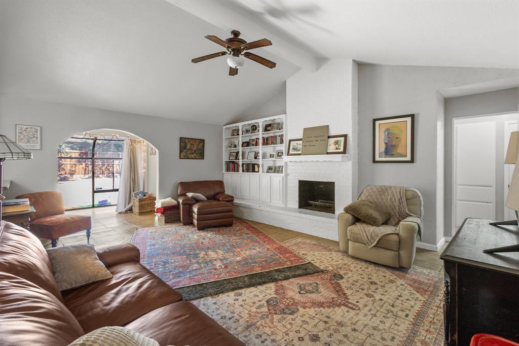 6533 Circleview Drive Property Photo 4