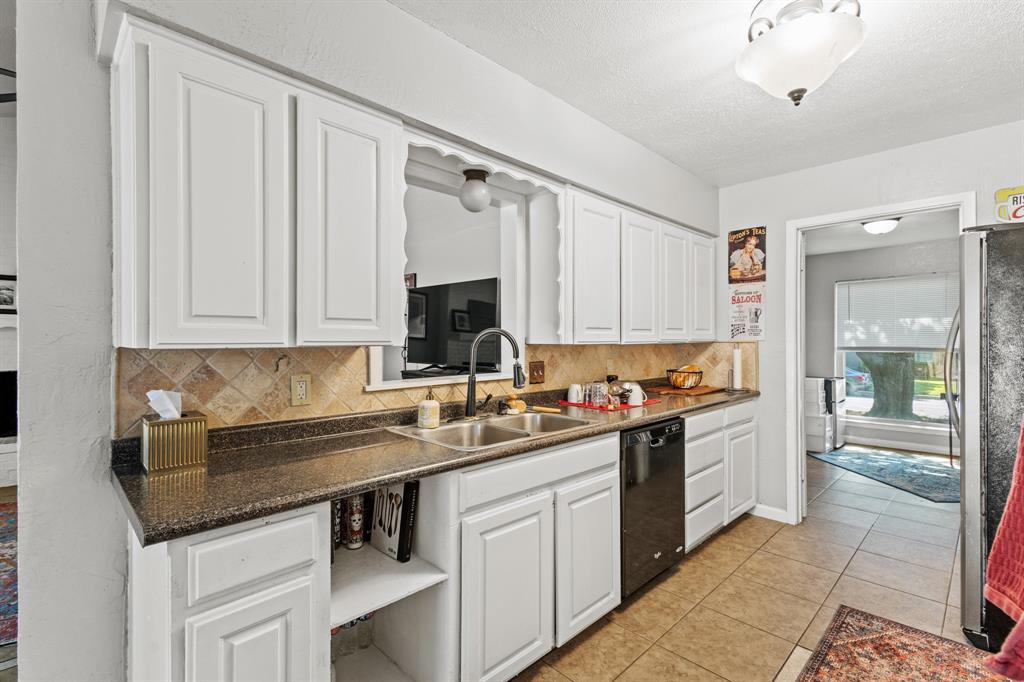 6533 Circleview Drive Property Photo 10