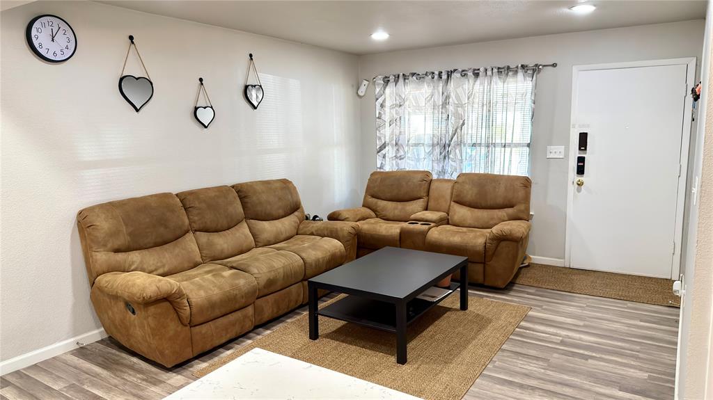 2510 Dewitt Street Property Photo 5
