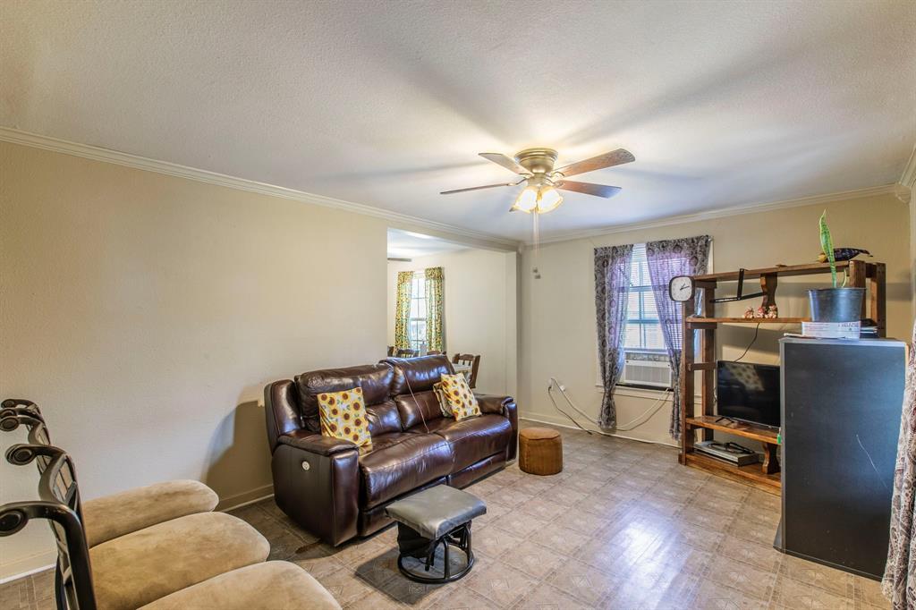 2101 Pine Avenue Property Photo 3