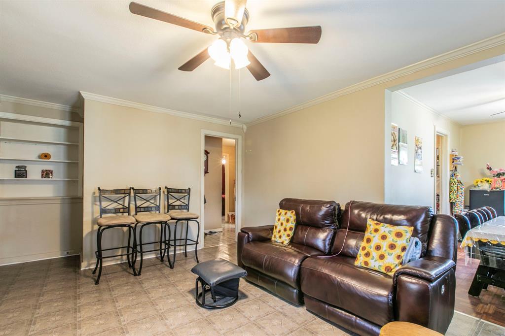 2101 Pine Avenue Property Photo 4
