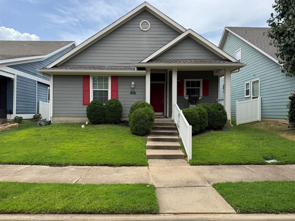 1128 Oakcrest Drive Property Photo 1