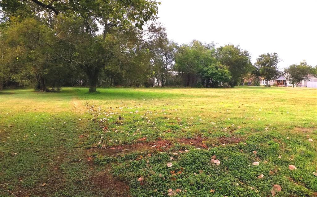 301 4th Street Property Photo 2