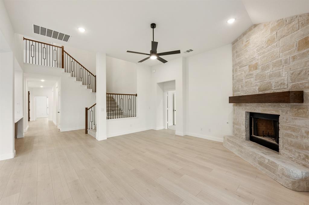2813 Spring Valley Way Property Photo 18