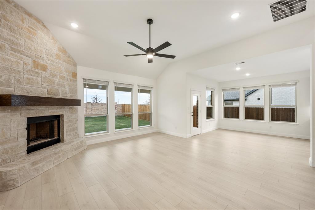 2813 Spring Valley Way Property Photo 19