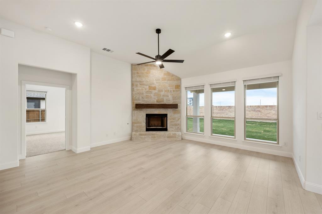 2813 Spring Valley Way Property Photo 20