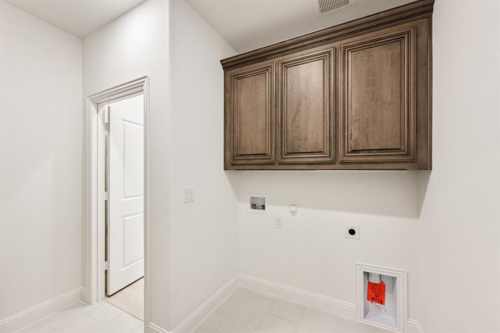 2813 Spring Valley Way Property Photo 25