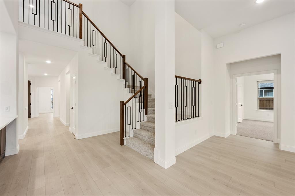 2813 Spring Valley Way Property Photo 26
