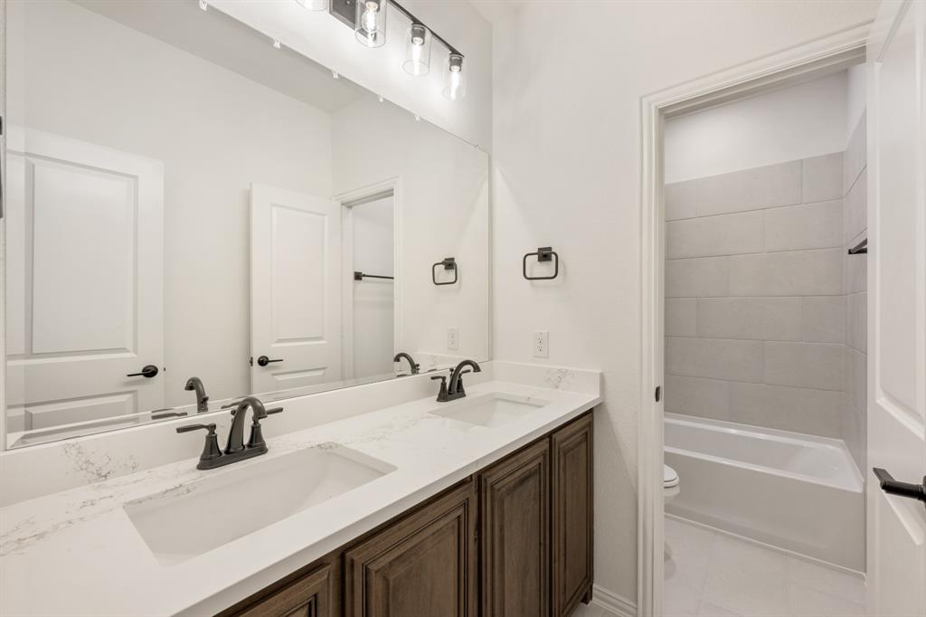 2813 Spring Valley Way Property Photo 34