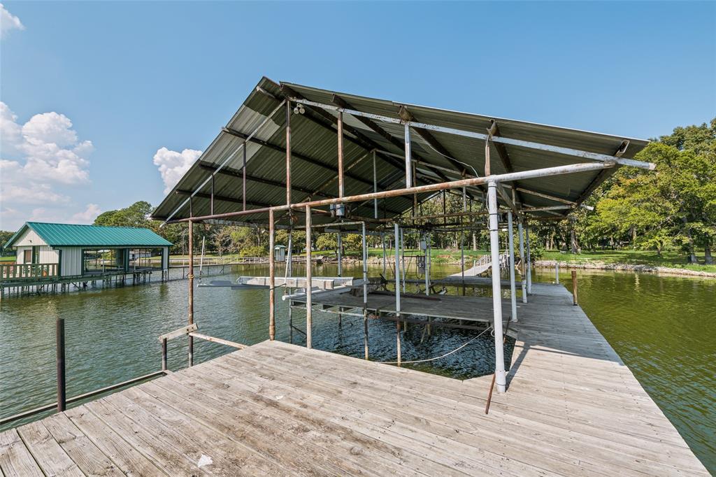 1457 Riverside Drive Property Photo 1