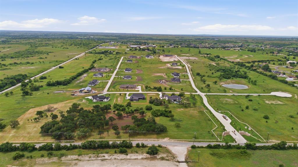 3020 Summit Drive Property Photo 4