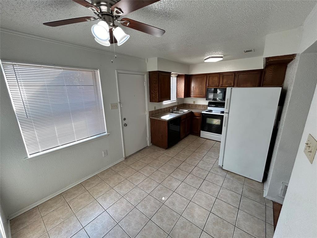 3006 W Sycamore Circle Property Photo 4