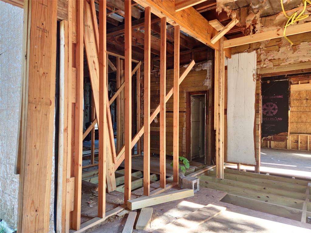650 W 6th Avenue Property Photo 6