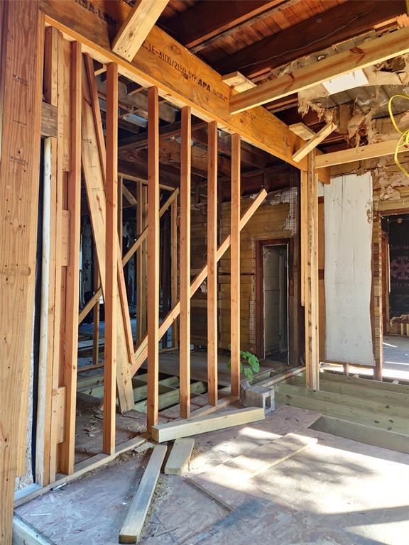 650 W 6th Avenue Property Photo 16