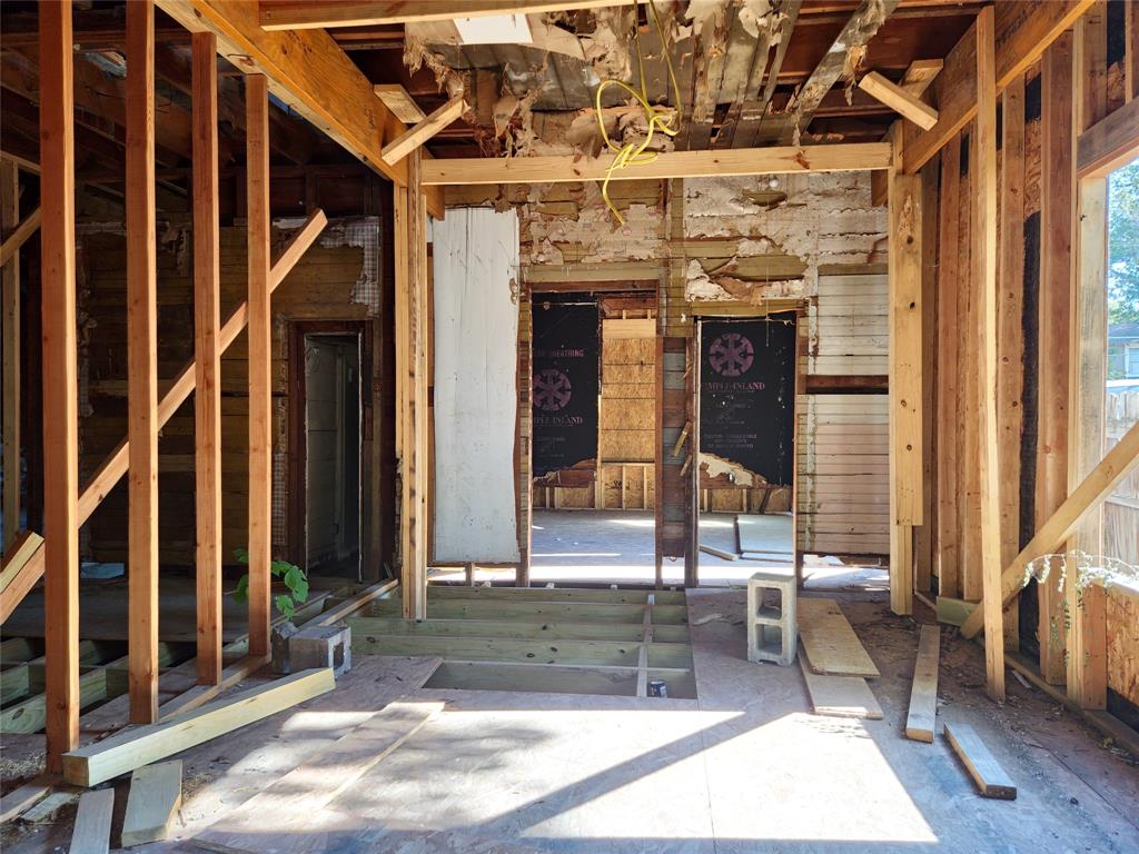 650 W 6th Avenue Property Photo 18
