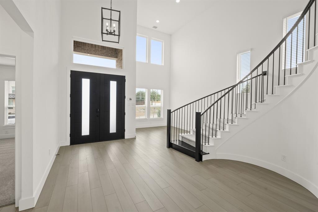 405 Newpark Boulevard Property Photo 5