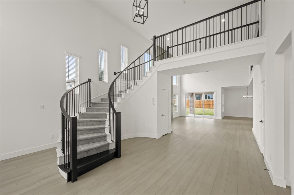 405 Newpark Boulevard Property Photo 6