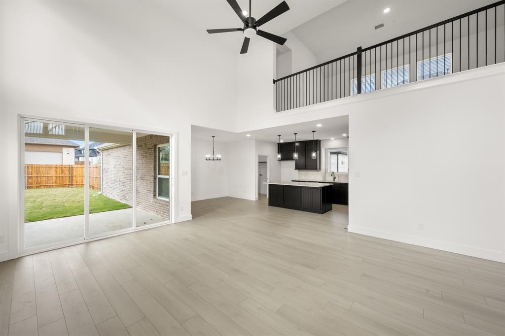 405 Newpark Boulevard Property Photo 8