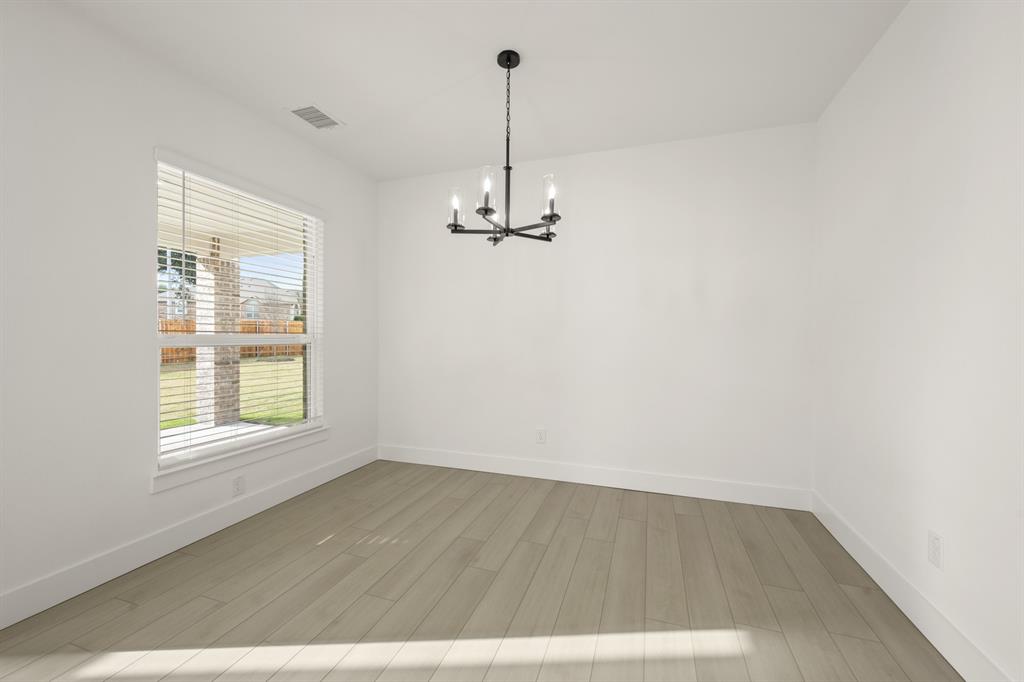 405 Newpark Boulevard Property Photo 20