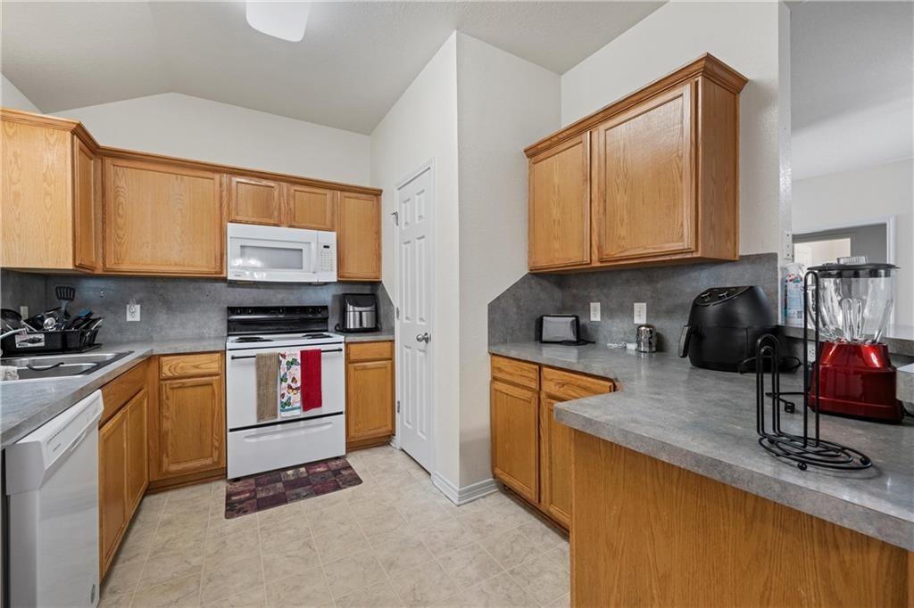 860 N Lacy Drive 5-6 Property Photo 6