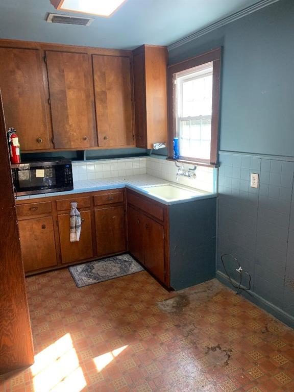 5205 Sussex Avenue Property Photo 4