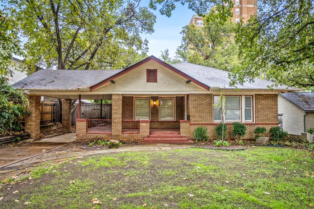 2303 Mistletoe Drive Property Photo 1