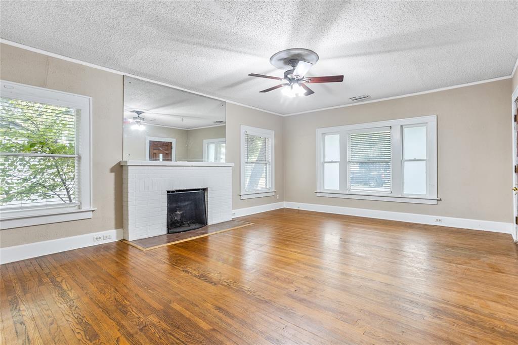 2303 Mistletoe Drive Property Photo 5