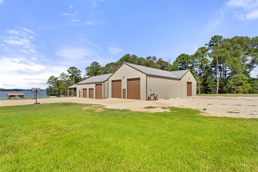 1147 Fm 346 Property Photo 4