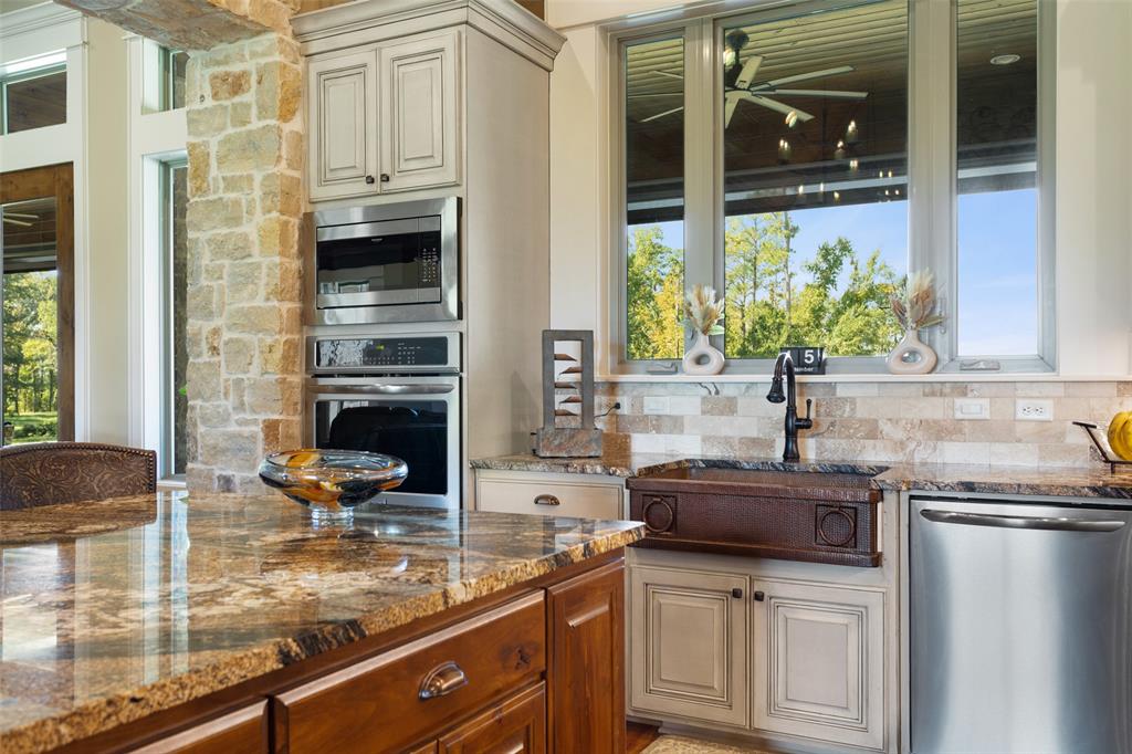 1147 Fm 346 Property Photo 23