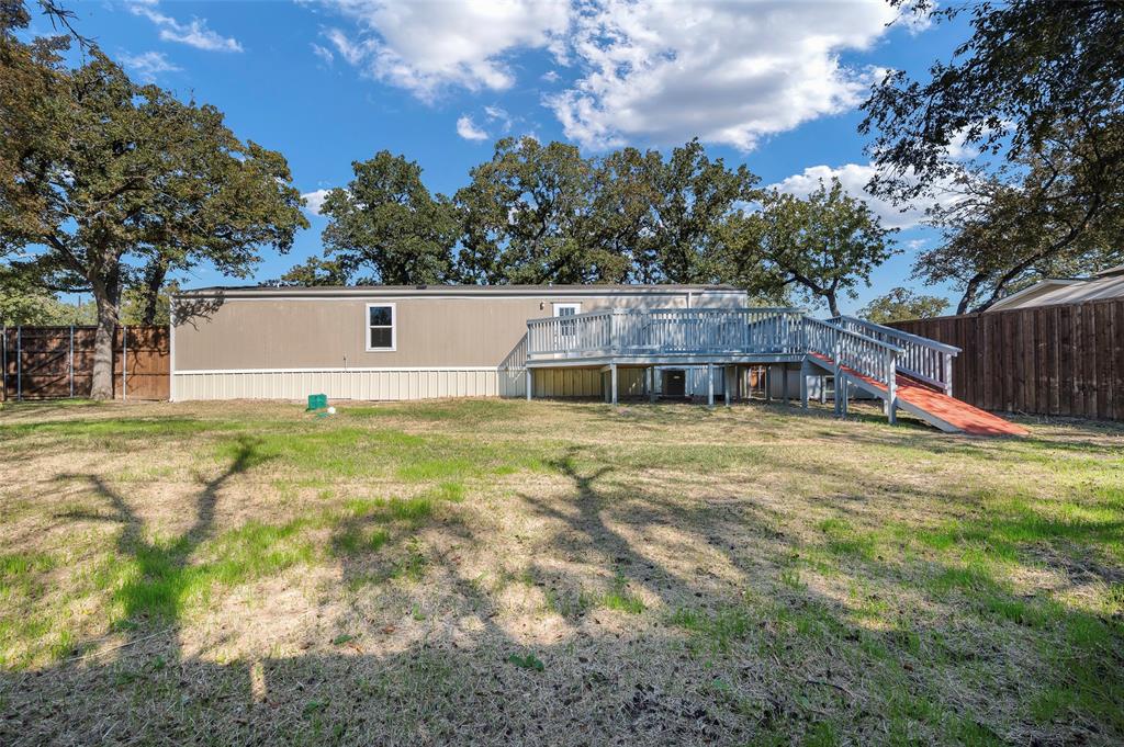 1107 Maple Drive Property Photo 2