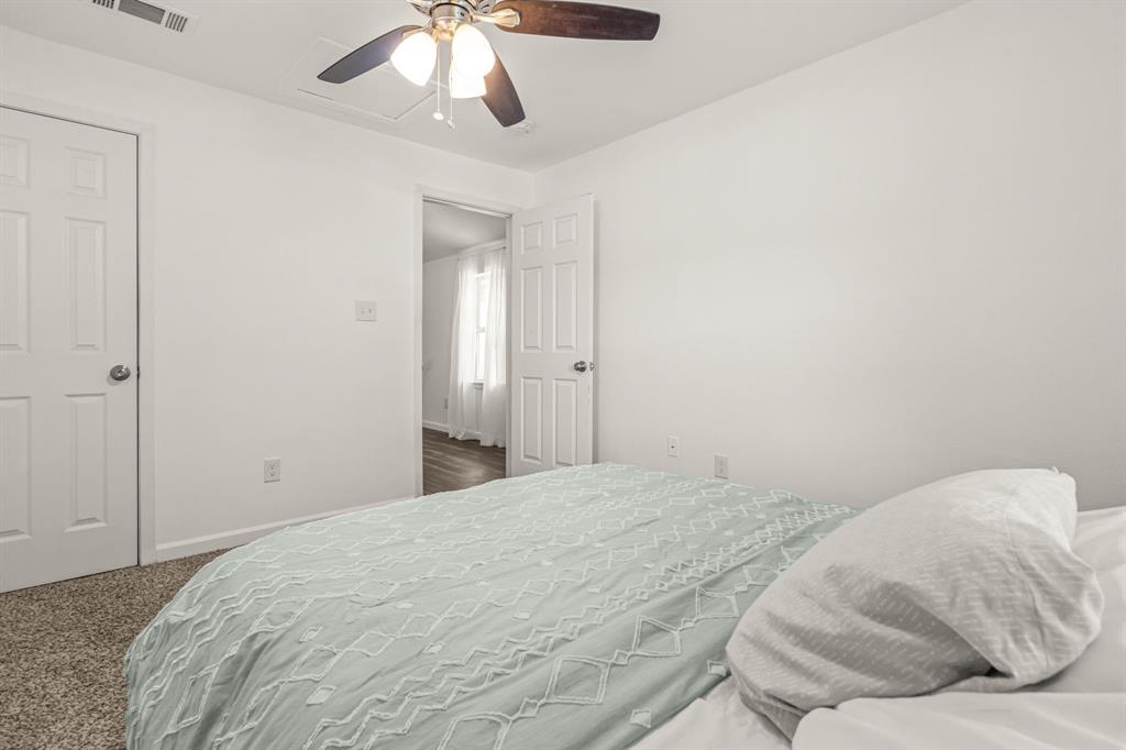 710 W Willow Street Property Photo 21
