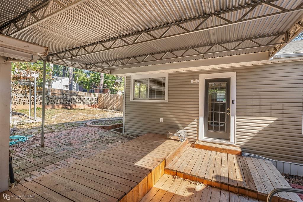 616 Huron Street Property Photo 5