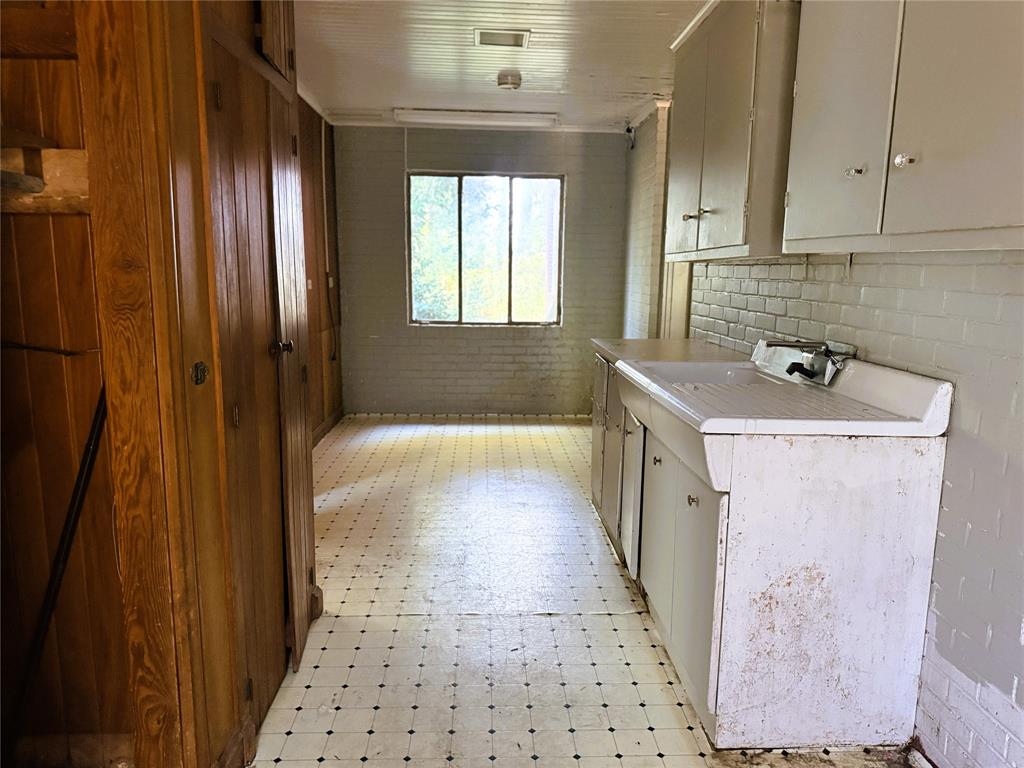 928 Mcdonald Street Property Photo 12