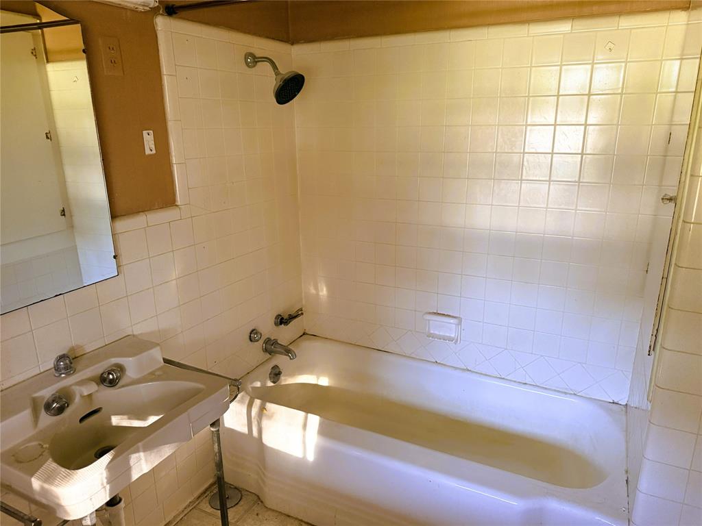 928 Mcdonald Street Property Photo 27