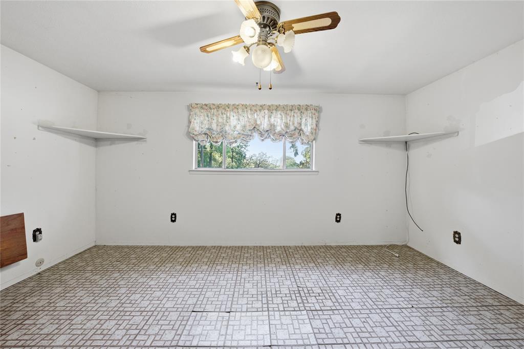 114 Lowe Drive Property Photo 15