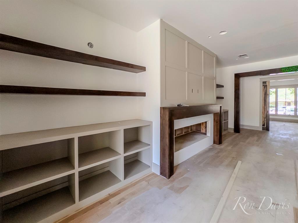 1109 Glenfield Court Property Photo 12