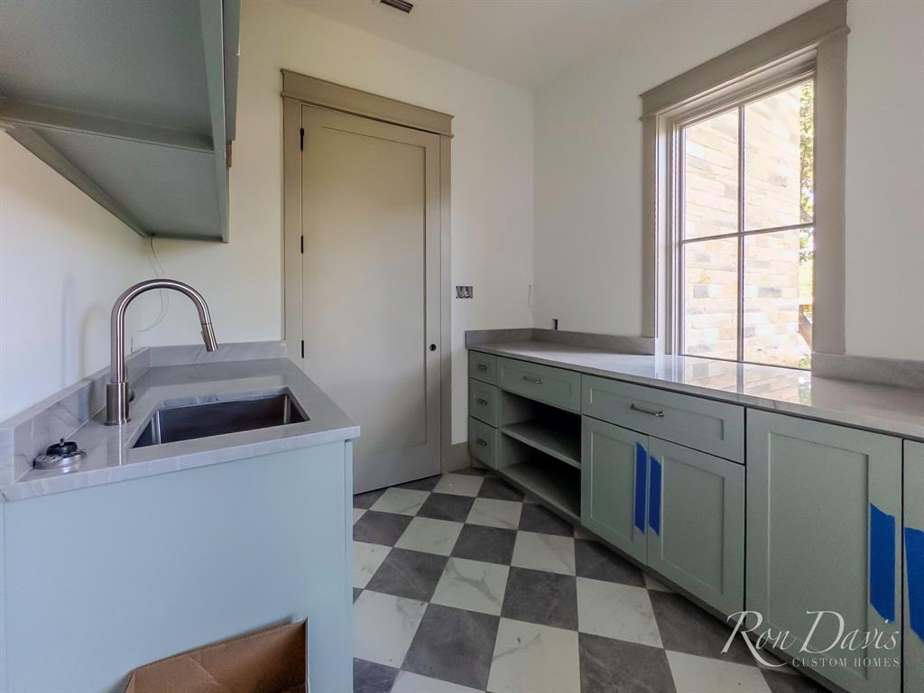 1109 Glenfield Court Property Photo 20