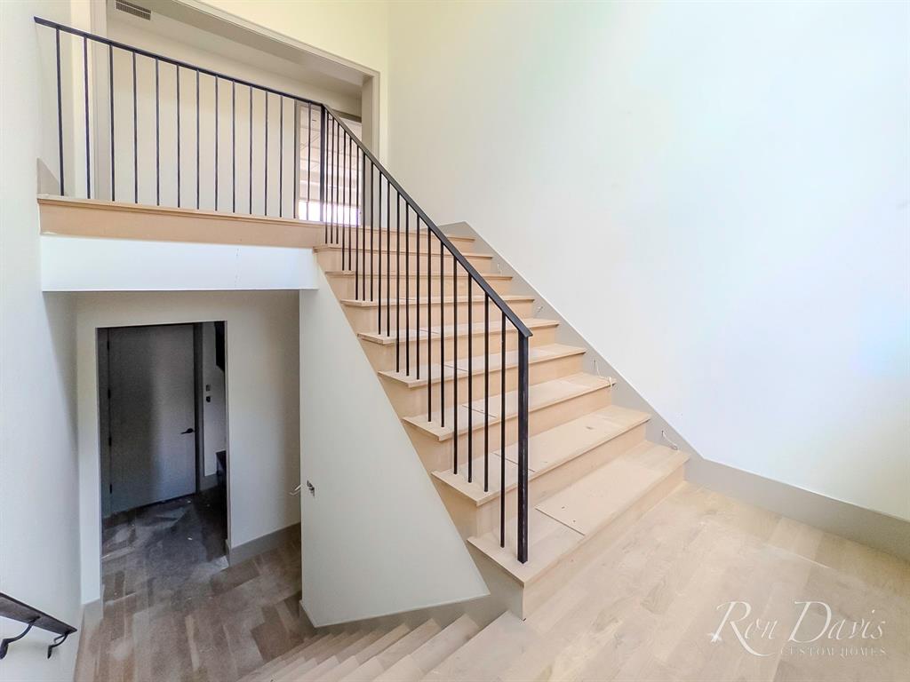1109 Glenfield Court Property Photo 31