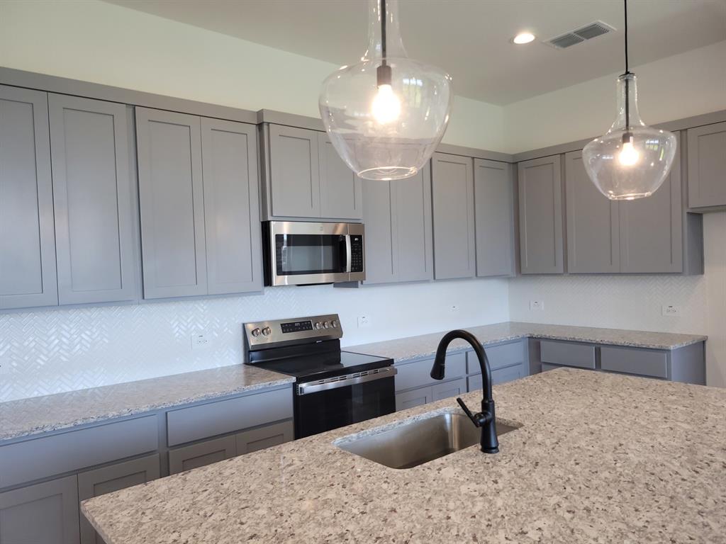 3004 Rembrandt Drive Property Photo 6