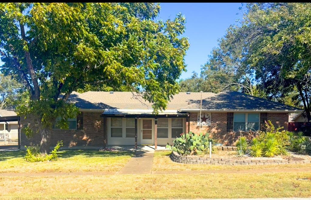 207 W Alabama Avenue Property Photo 1