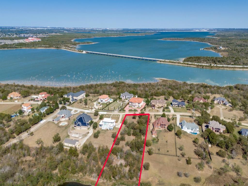 1036 Mallard Pointe Drive Property Photo 1