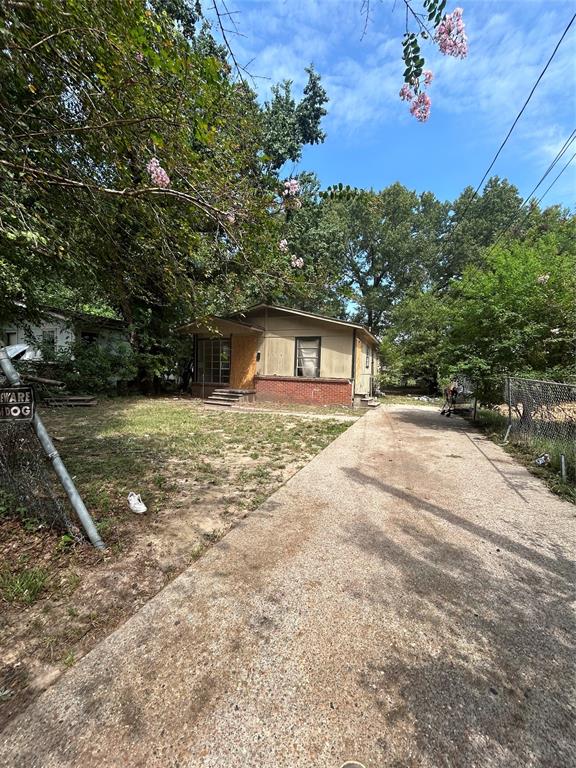 3918 Adrian Street Property Photo 1