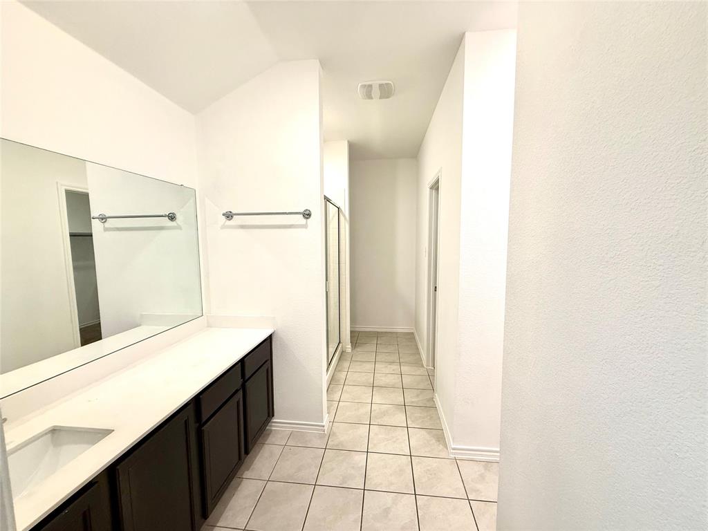 1018 Old Oaks Drive Property Photo 11