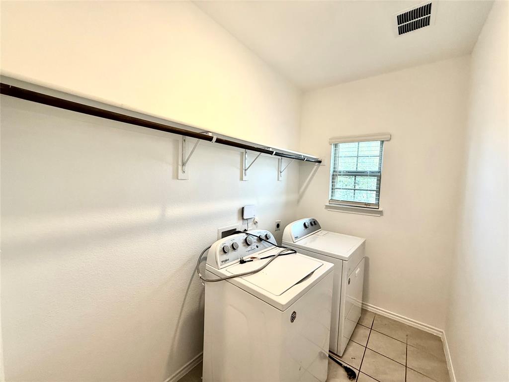 1018 Old Oaks Drive Property Photo 12