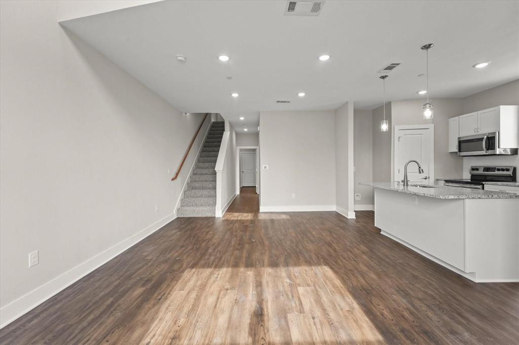 3600 Aaron Place Property Photo 3
