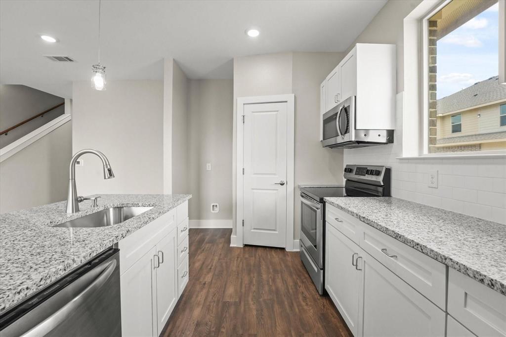 3600 Aaron Place Property Photo 8
