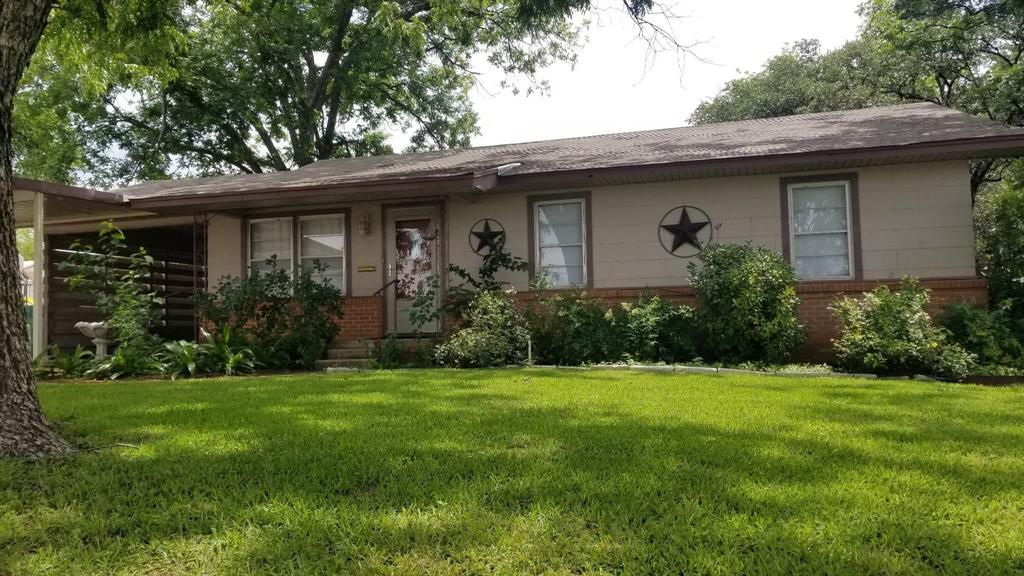 1100 N Houston Street Property Photo 1