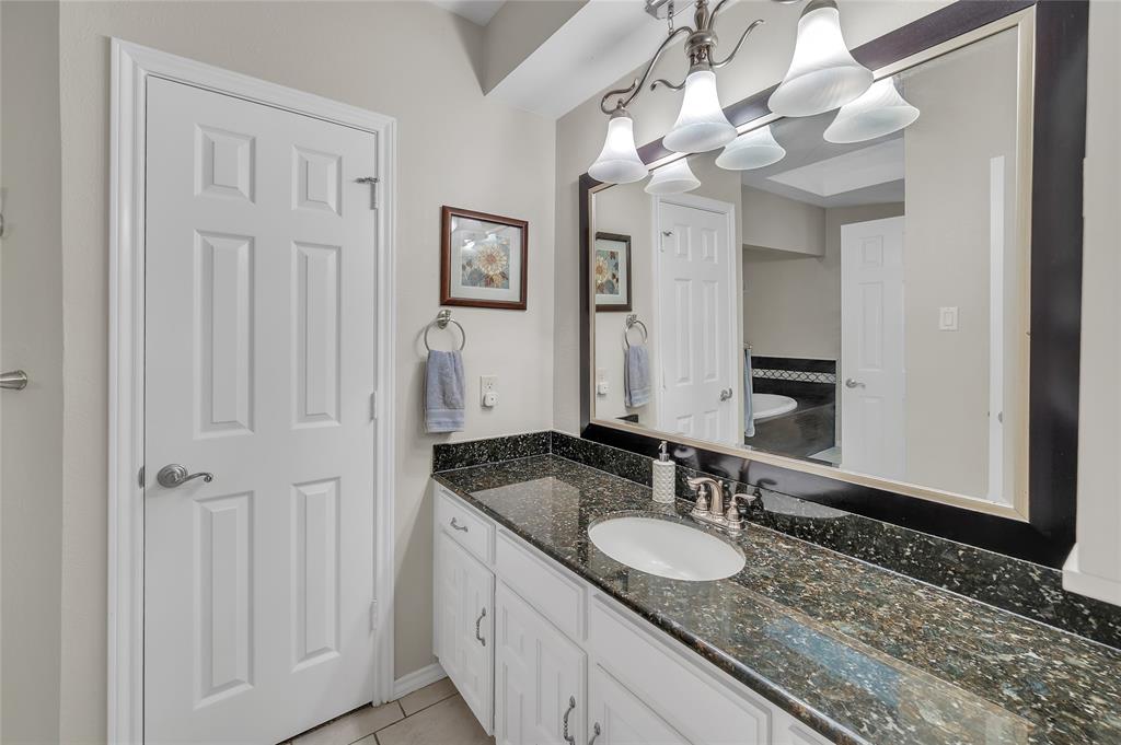 1800 Hampton Drive Property Photo 17