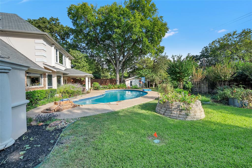 1800 Hampton Drive Property Photo 32